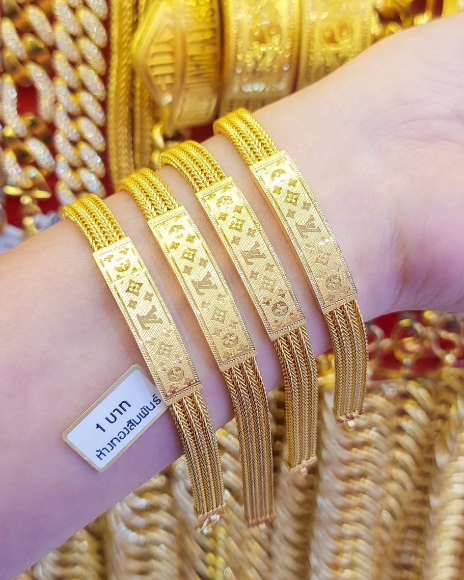 Solid 23K Gold Bracelet 15.2g (1 Baht) with braided chain.